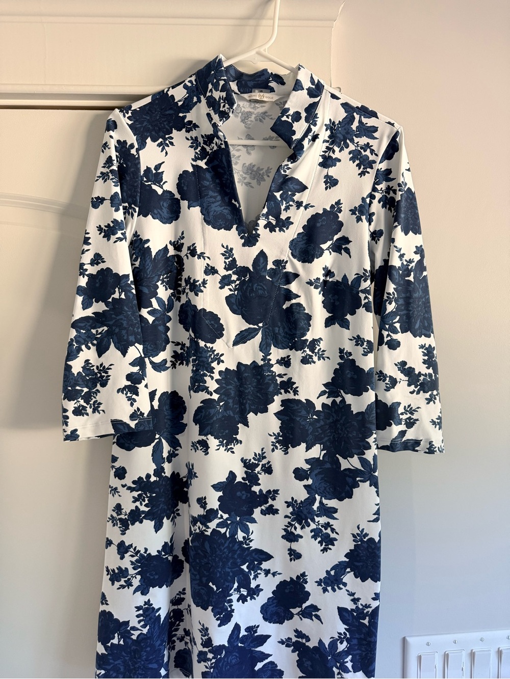 MAHI GOLD White and Navy Floral Long Sleeve Dress